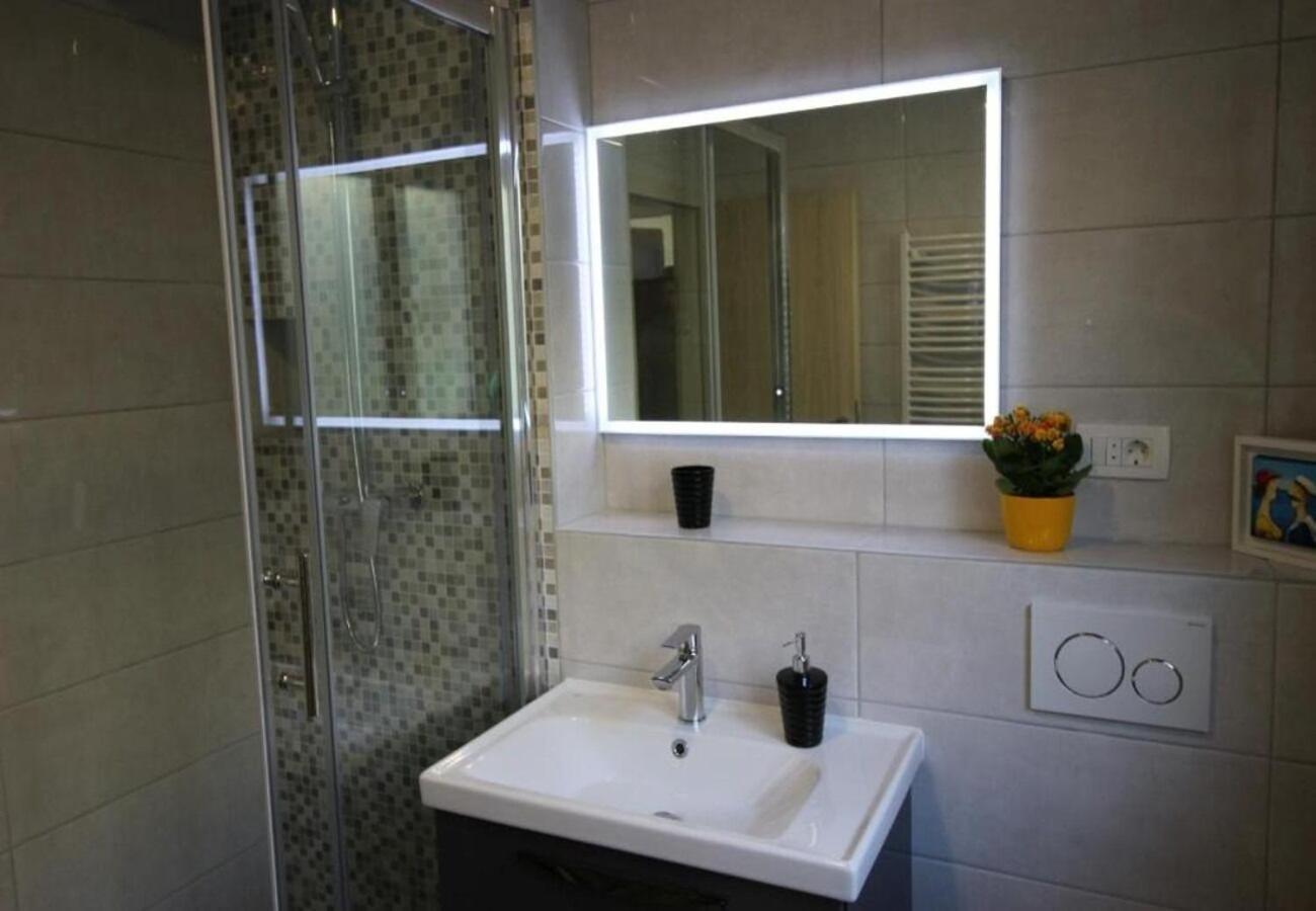 Dragi - Adults Only Apartman Split